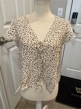 Cream Floral Tie-Front Blouse